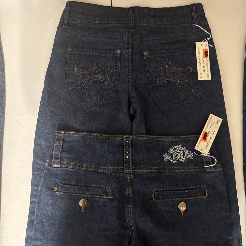 h.i.p. Women's Capri Jeans Lot 6 Pairs / Junior Sizes 1 & 5 Blue Classic Denim - Picture 9 of 16